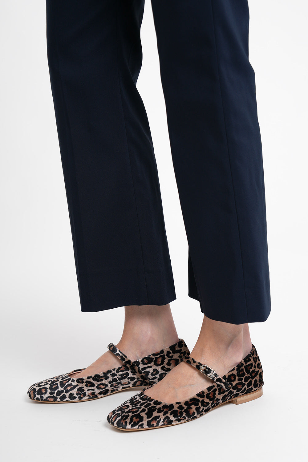 Zulu Velvet Shoe - leo