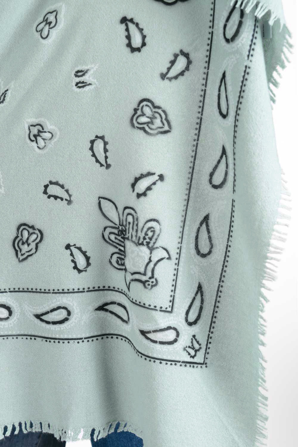 Quemila Stola - sage