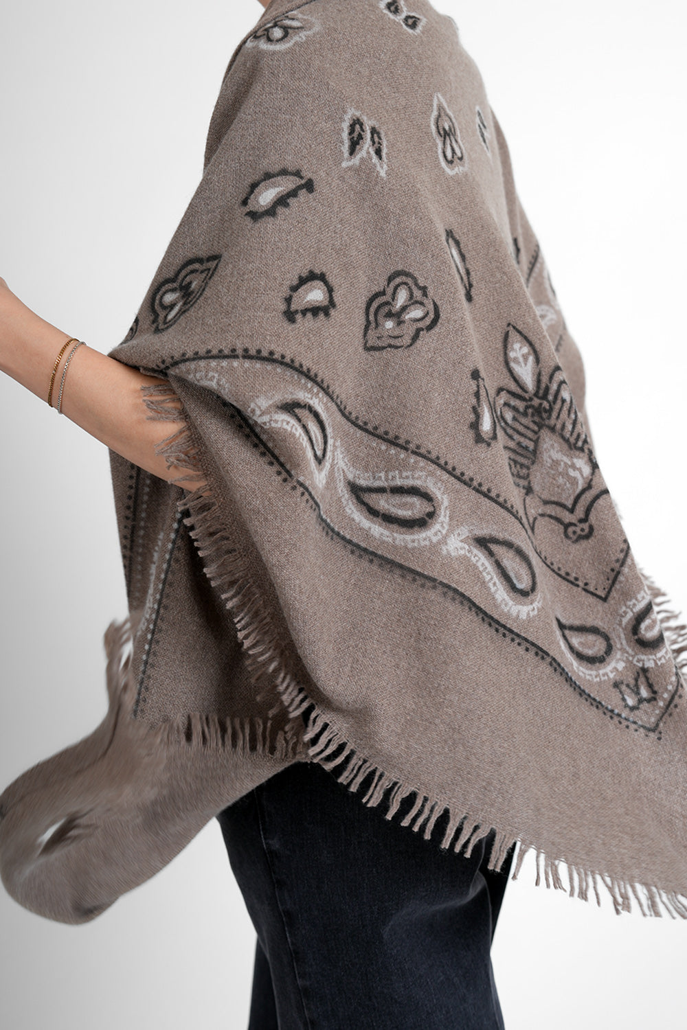 Quemila Stola - taupe