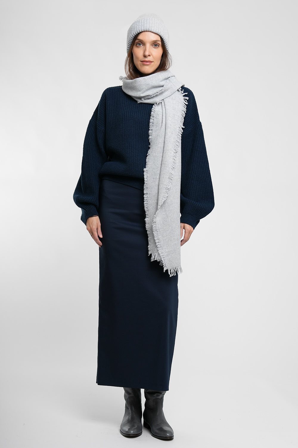 Quirina Long Scarf - light grey