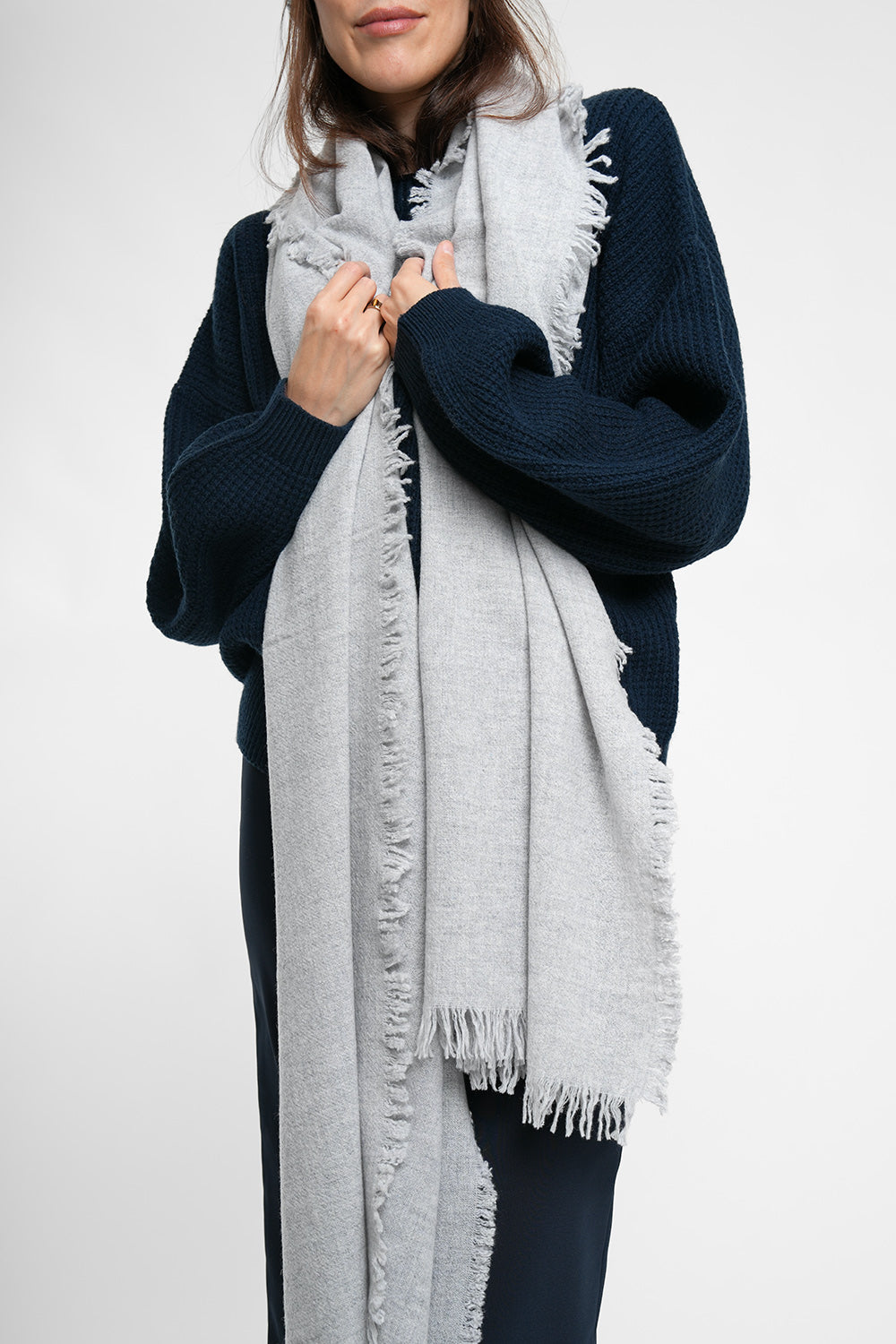 Quirina Long Scarf - light grey