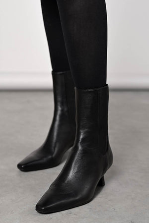 Liza Nap Boots - black
